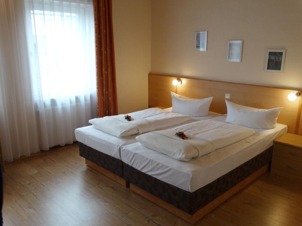 Hotel Sonne - Haus 2 Idstein Bilik gambar